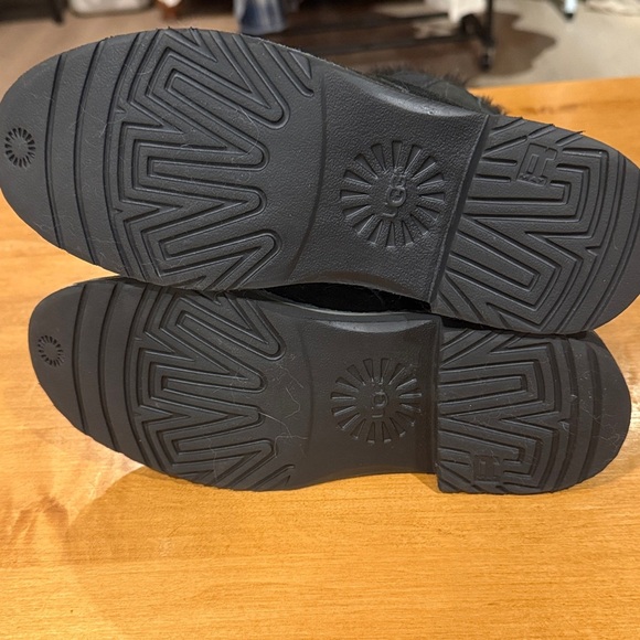 UGG Adirondack III Black Suede Shearling Lace-Up Winter Boots Women’s 6 - Picture 4 of 4